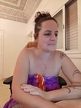 emiliemilf live cam preview