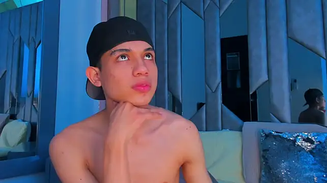 Sebax_Young webcam