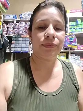MIA-LARIOS live cam preview