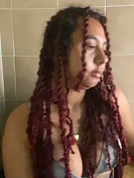 Emilia_Pink