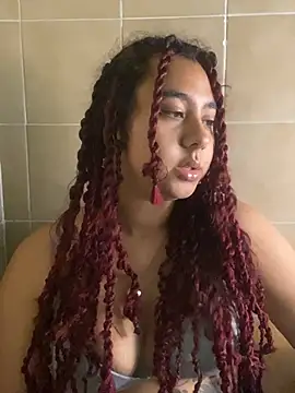 Emilia_Pink