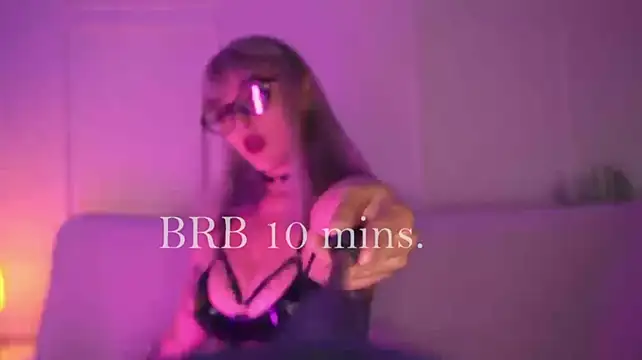 Gloomydoll live cam preview