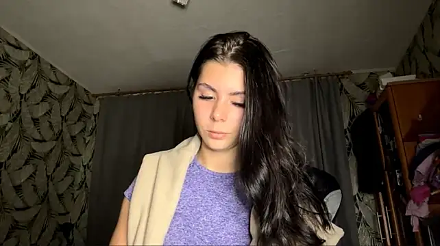 LilyMinimum live cam preview