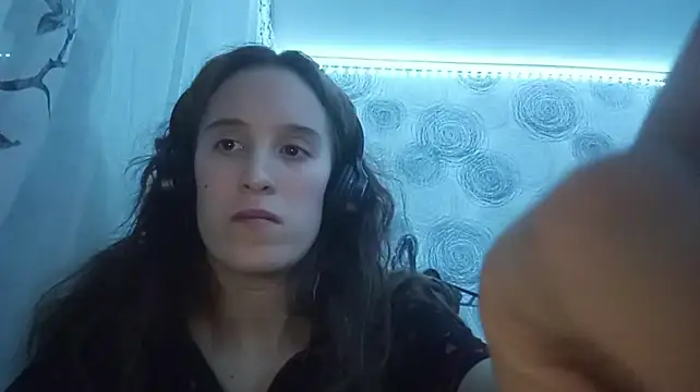 ElyseLegget live cam preview