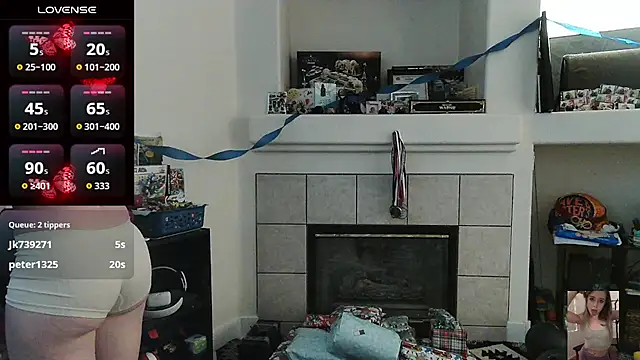 Blondiewithanass live cam preview