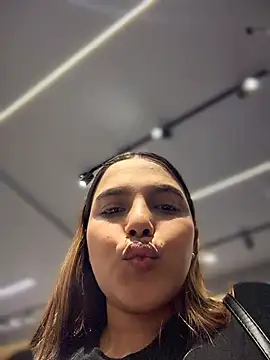 Colibri_xxx live cam on StripChat