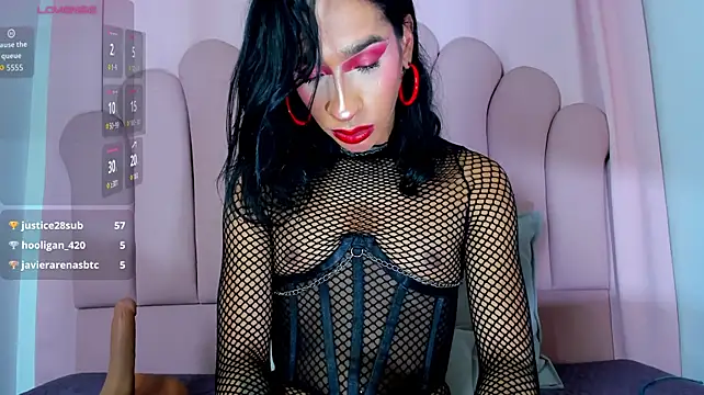 Modella: nicolemadrird