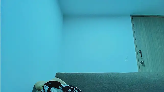 thomas_gun live cam on StripChat
