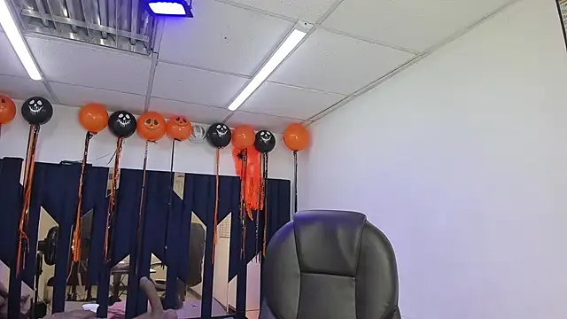 Aisha_hotts777 live cam preview