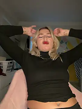 yaprakmericc live sex cam
