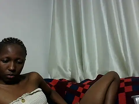 pretty_doll04 live cam on StripChat