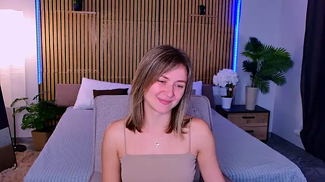 EmeraldGlow live cam preview