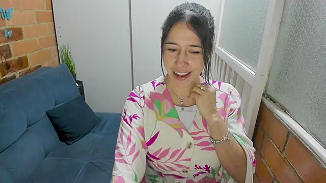 Penelope47 live cam preview