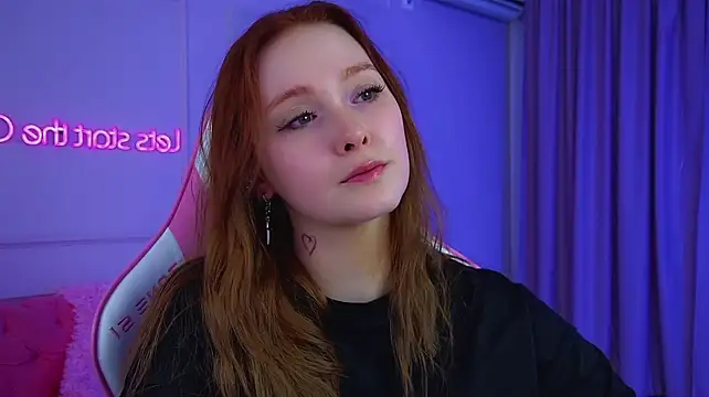 AgataFoxley live cam on StripChat