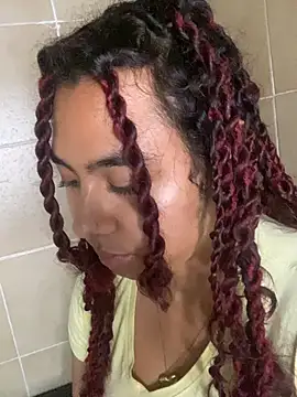 Emilia_Pink