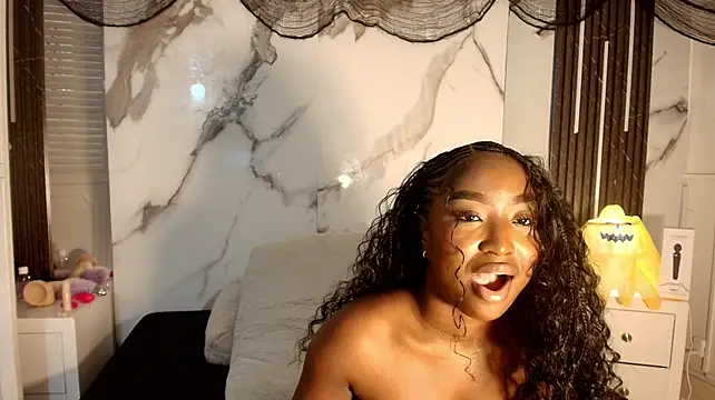 PaulineKosh live cam preview