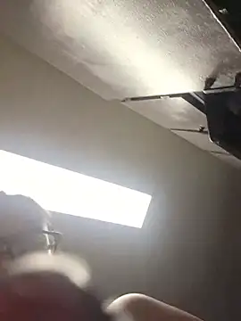 Theyloveshii live cam preview
