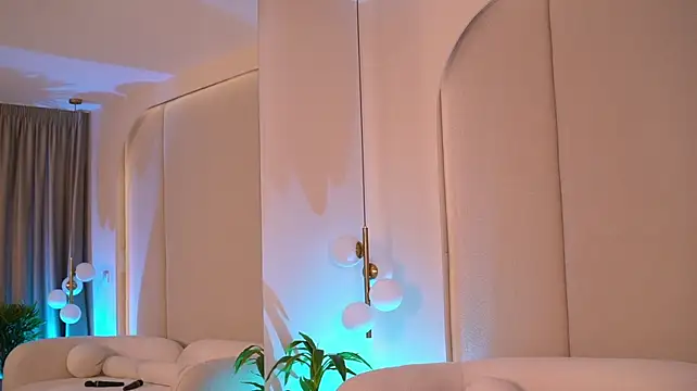 MonicaDore live cam preview