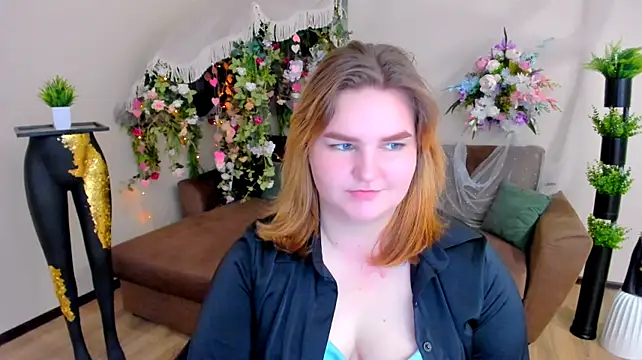 RadiantFeeling live cam on StripChat