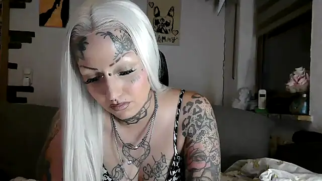 RoxxyInk live cam preview