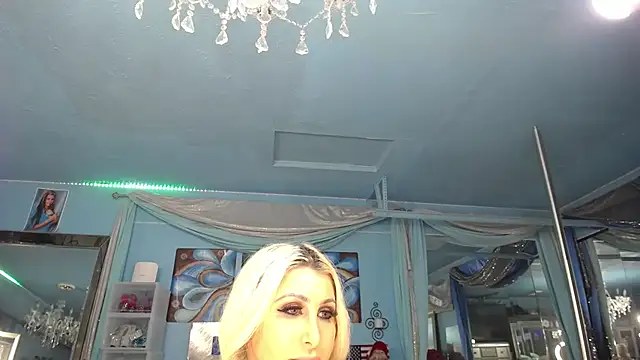 ADRIANNA_FOX