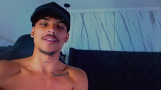 Angel_foxc13 live cam preview