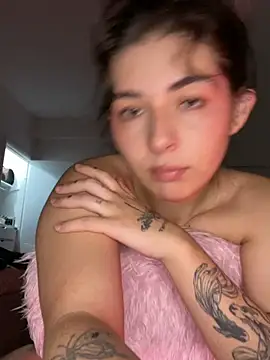 LittleHannaa_ live cam on StripChat