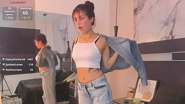BonnieMiles_ live cam preview
