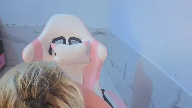 HannaBrave live cam preview