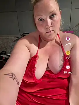 Curvy-BellaXXX
