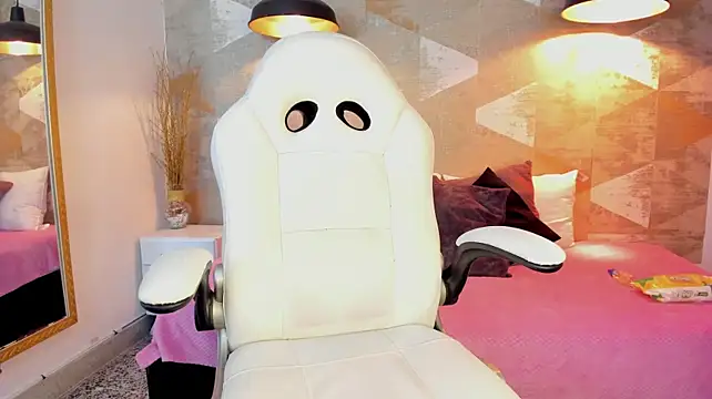 LalilaBrunettee live cam preview