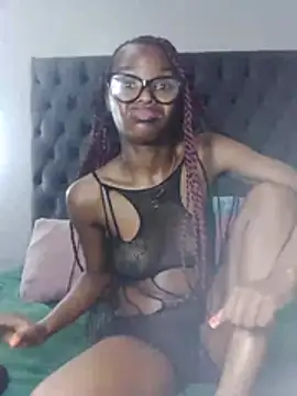 Puxxyclutt live cam on StripChat