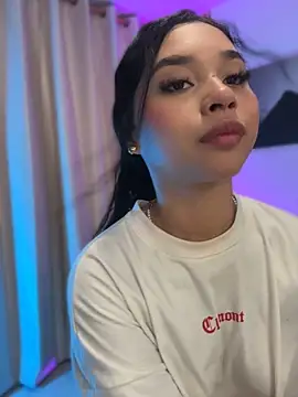 KiaraVixenn live cam preview