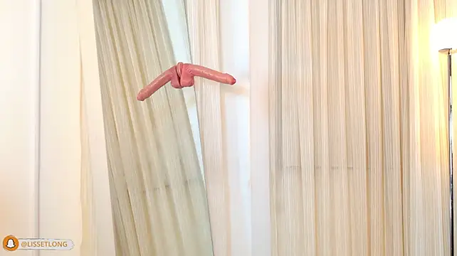 lissetlong69 (F milf) - Topless in front of the mirror