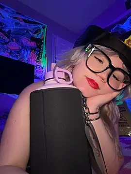 Cutiepiespanks live sex cam