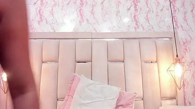 Little_Ariana26
