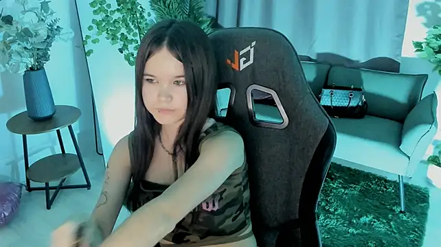 Elainebeness live cam preview