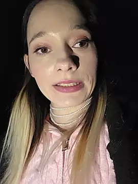 Chloe_StClaire live sex cam