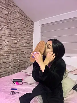 Lucyjoi live cam preview
