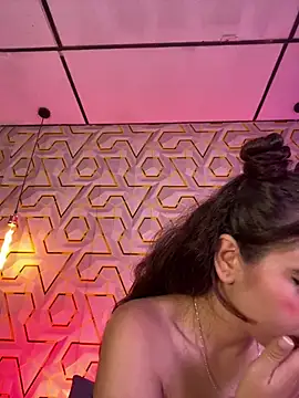 MelanyyJhonson15 live cam on StripChat