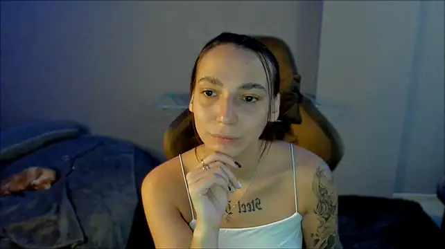 AnnaDolll live cam preview