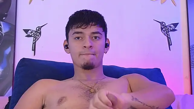 VikoHands live cam on StripChat