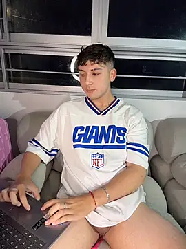 OLIVER_K live cam on StripChat