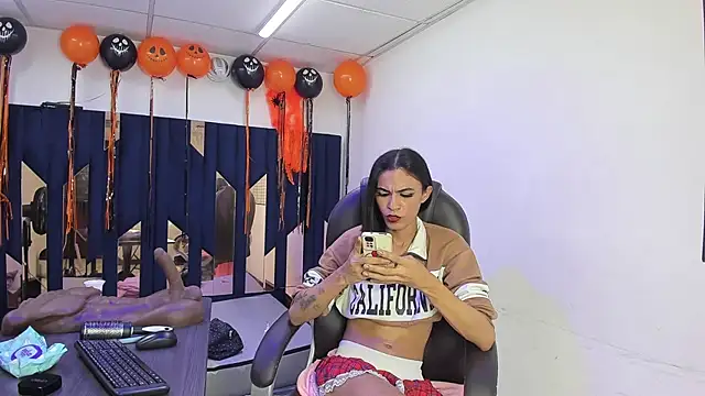 Aisha_hotts777 live cam preview