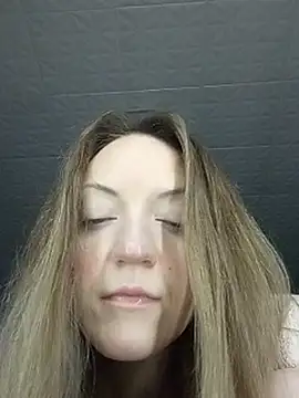 KattyLuuu live sex cam