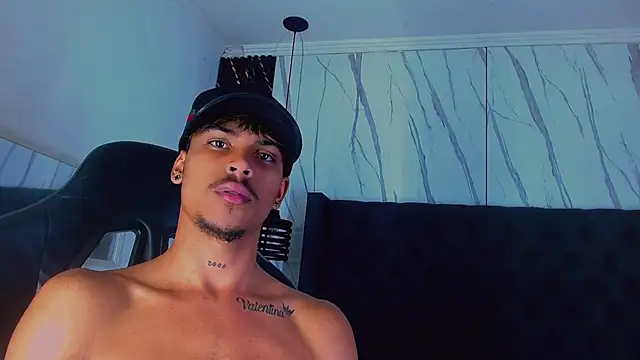 Angel_foxc13 live cam preview