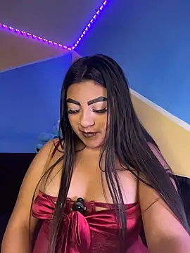 Laulin_TayyyX live cam on StripChat