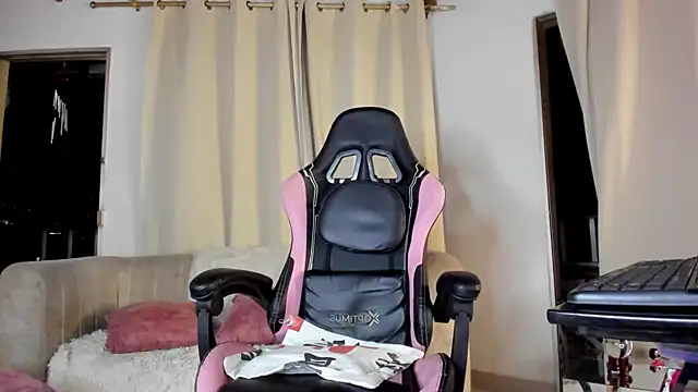 IsaFontanna live cam preview