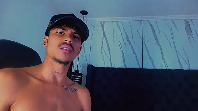 Angel_foxc13 live cam preview