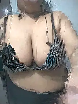Whiskey_On_Her_Lips_15 live cam on StripChat
